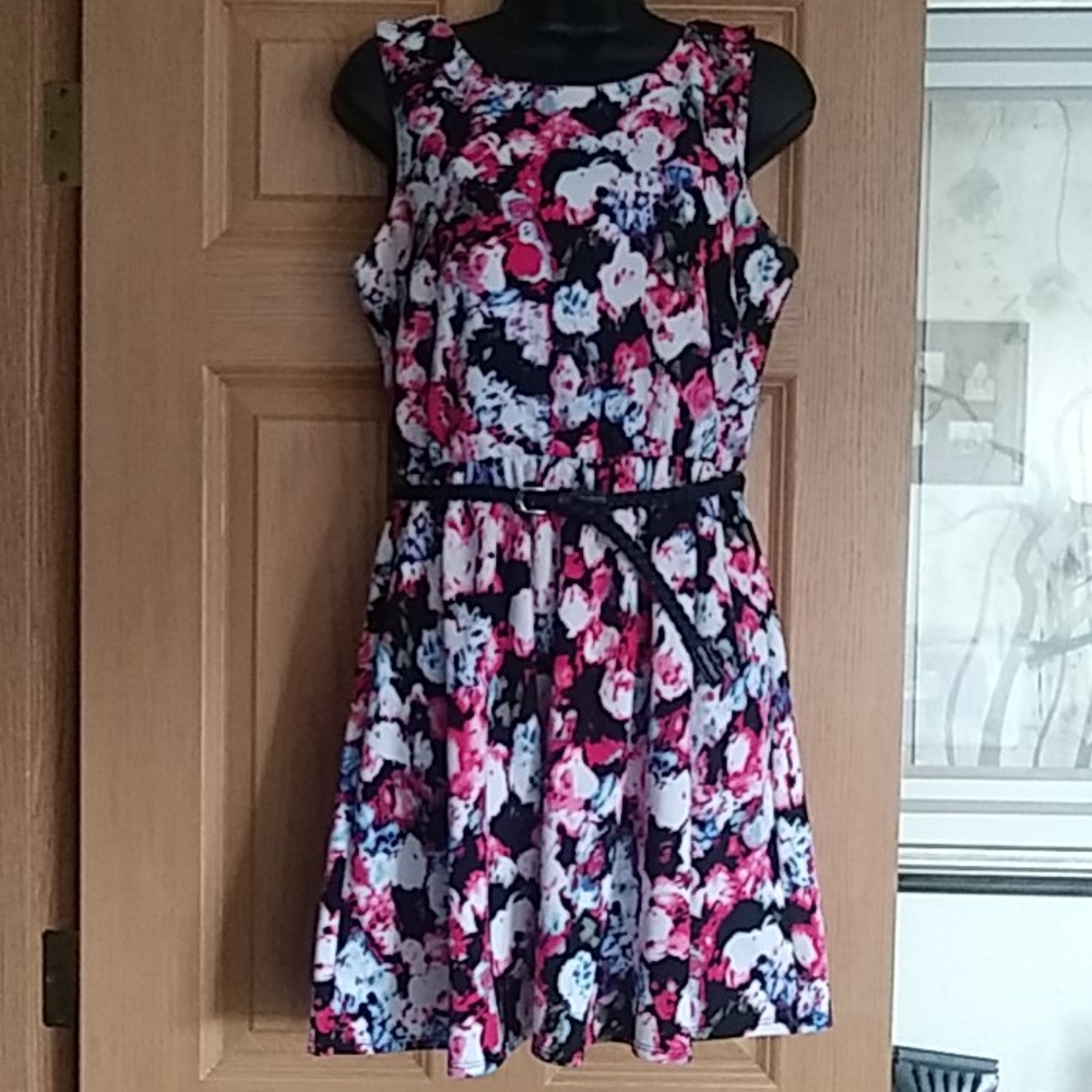 NWOT Lily rose brand Floral print dress